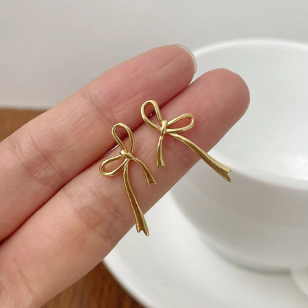 Bow Down earrings